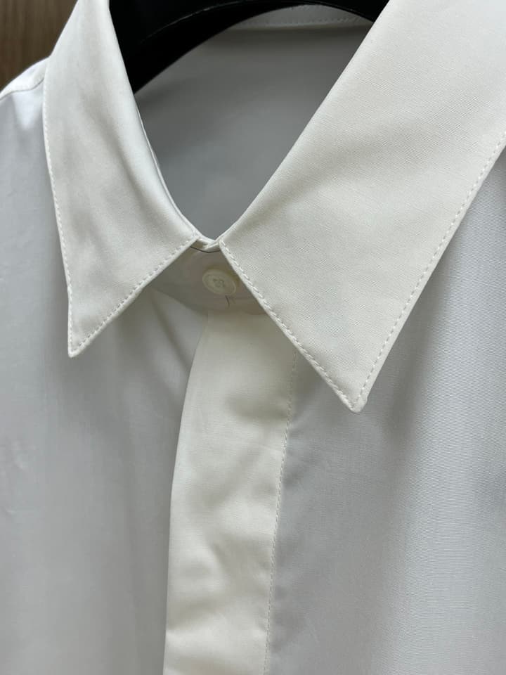Dior Minimalist Long-Sleeve Cotton Shirt – Spring/Summer Collection