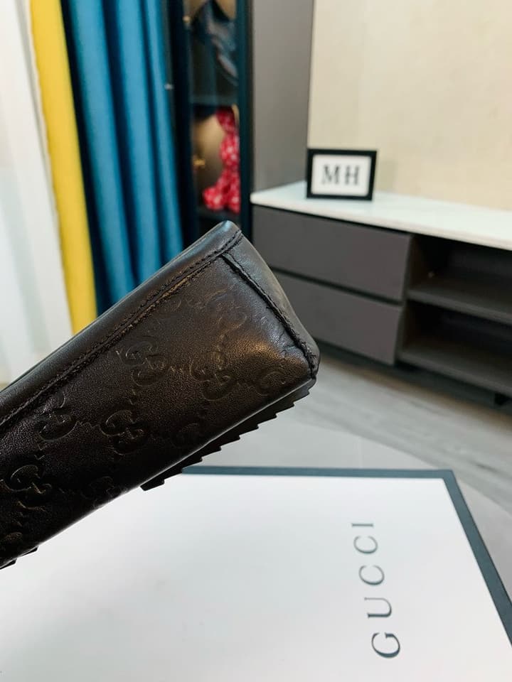 Gucci Men's Embossed Leather Driving Shoes in Brown Leather Loafer