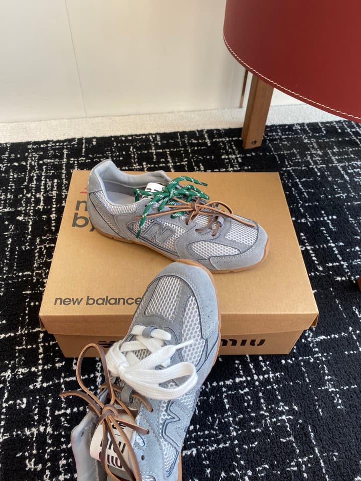 Miu Miu x New Balance 530 Sneakers – 25SS in Light Silver With Mixed Laces