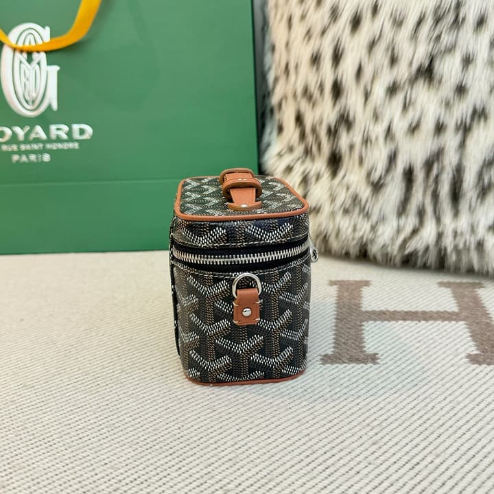 Goyard Muse Vanity Ultra Mini Cosmetic Bag in Blue