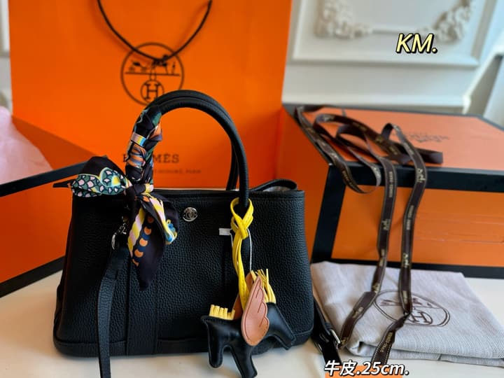 Hermès Garden Tote Bag in Black