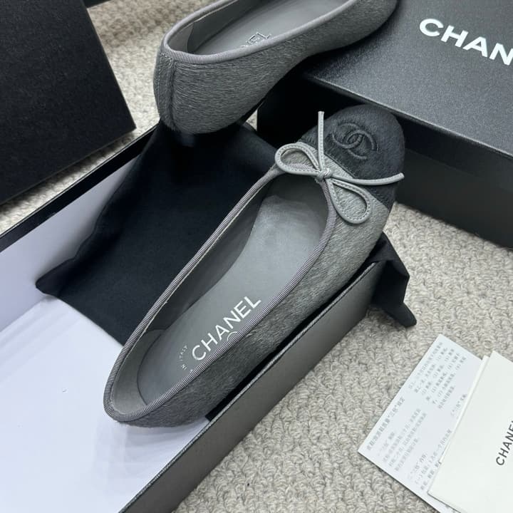 Chanel Classic Round-Toe Ballet Flats – Spring/Summer Collection – 25SS in Burgundy