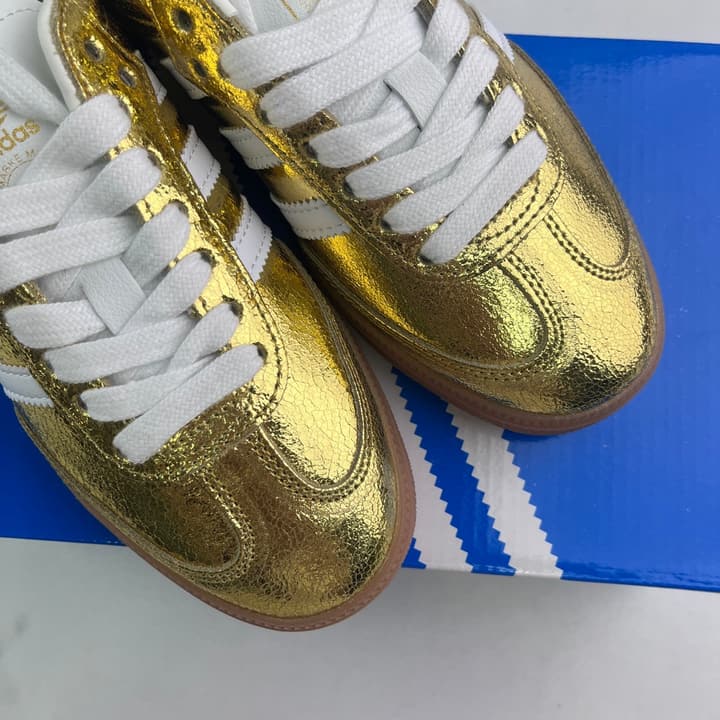Adidas Samba OG Sneakers in Gold Metallic