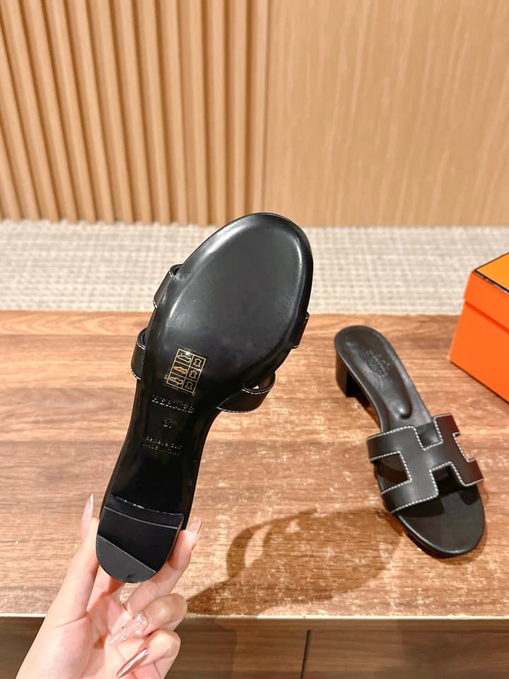 Hermès Classic H-Logo Chunky Heel Sandals in Black Leather