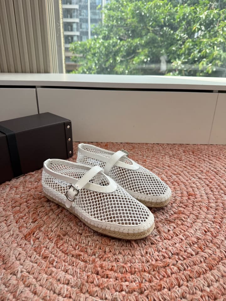 Alaïa Woven Fishnet Mules – 2026 Spring/Summer Collection in Beige