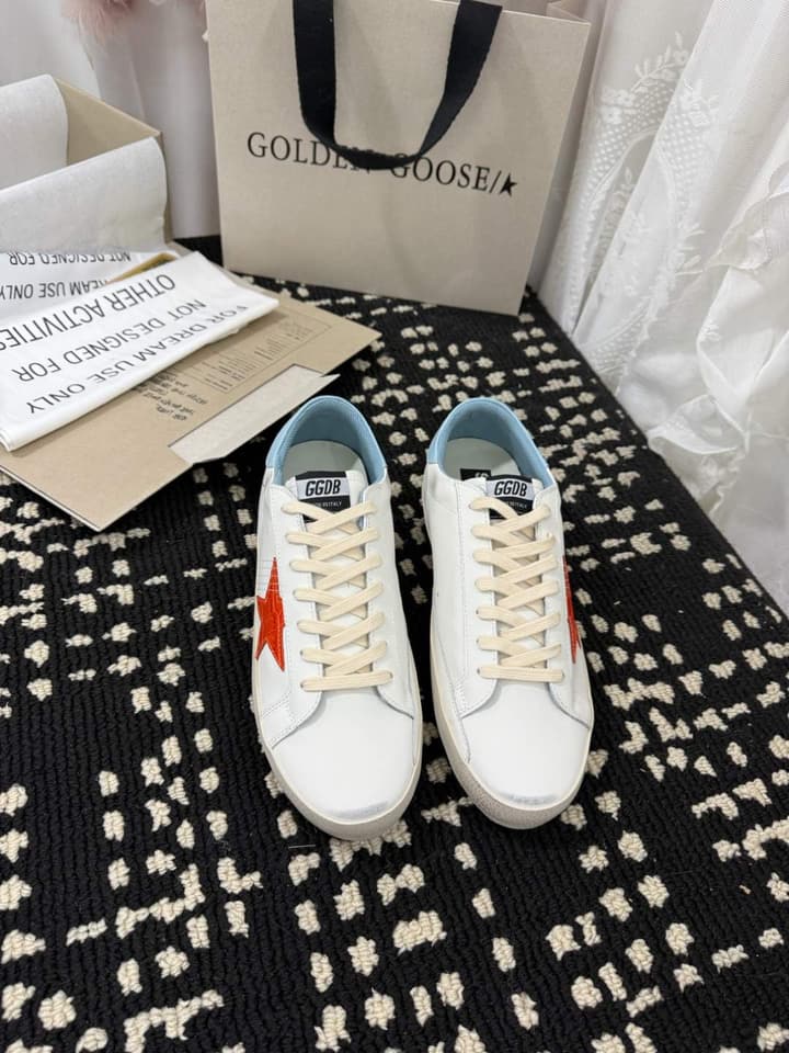 Golden Goose Super Star Leather Sneakers in Black Star Black Heel
