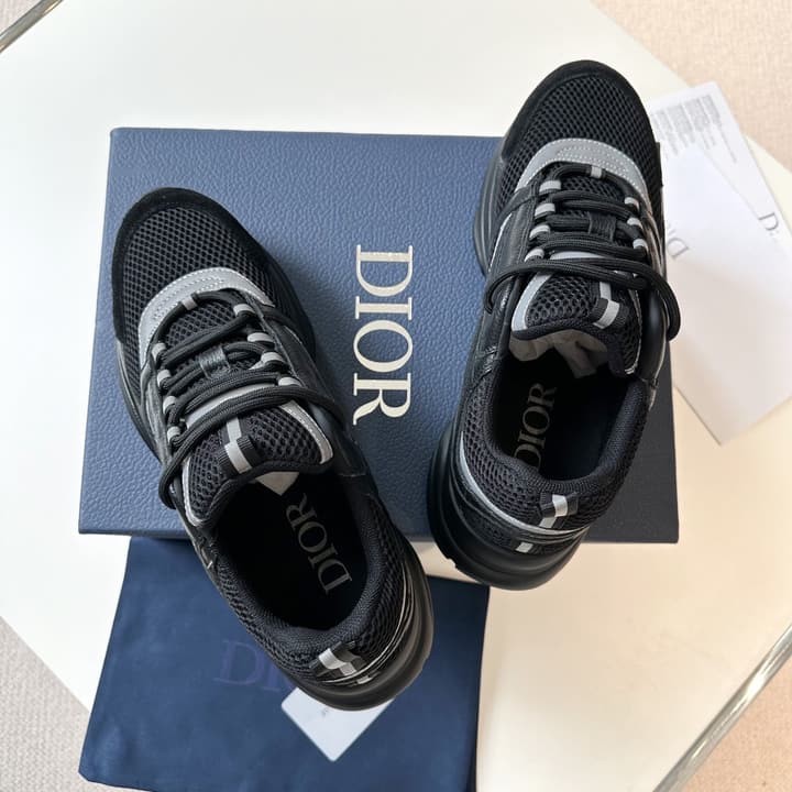 Dior B22 Men's Retro Jogging Sneakers in Black And White Patterned