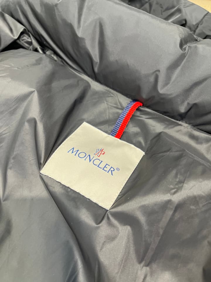 Moncler Maya Matte Down Jacket – Autumn/Winter Collection in Black