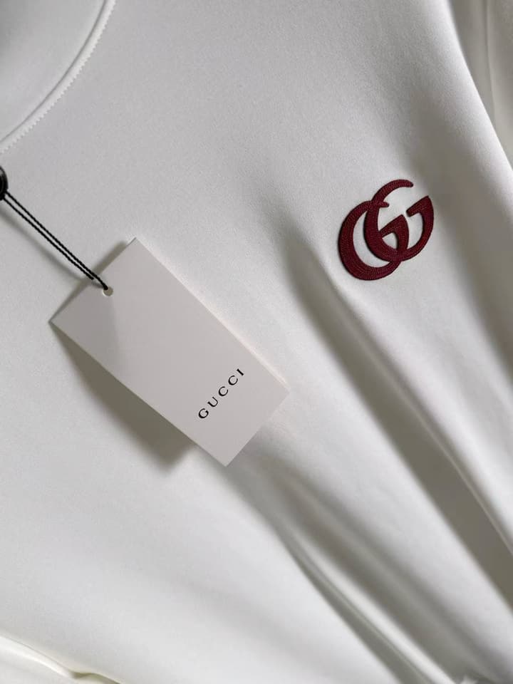 Gucci Long Sleeve T-Shirt – 2025FW in Black With Light Logo
