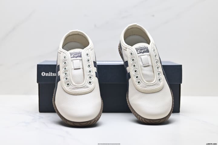 Onitsuka Tiger TSUNAHIKI Slip-On Casual Sneakers in Cream With Navy Stripes