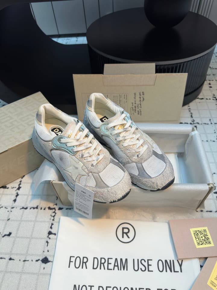 Golden Goose Deluxe Brand Sneakers