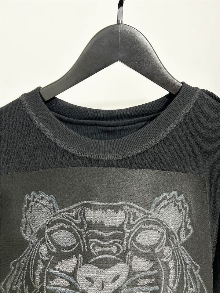 Kenzo Unisex Tiger Embroidered Sweatshirt in Black