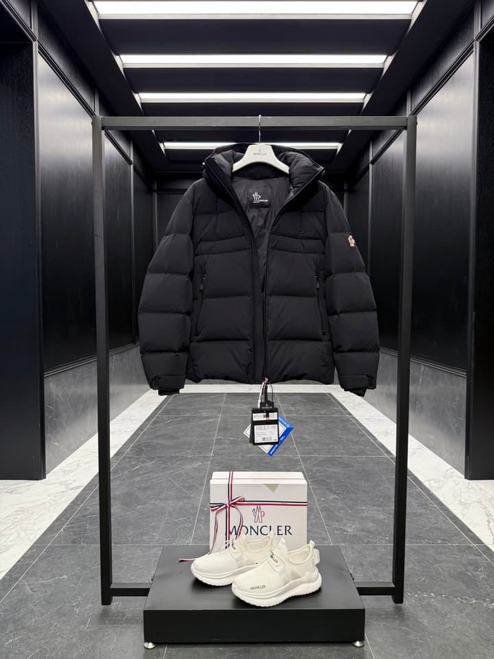 Moncler Grenoble Ski Down Jacket – 2025FW in Classic Black Down Jacket