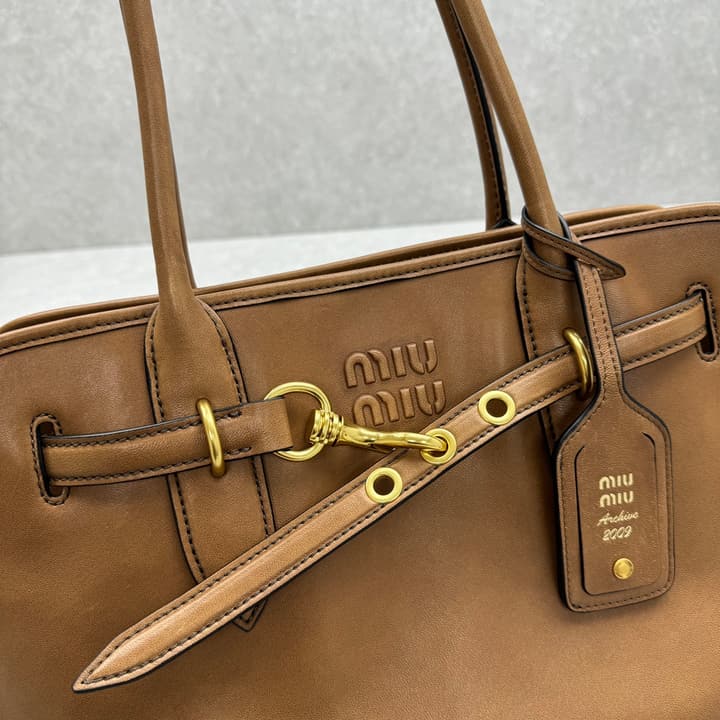 Miu Miu Aventure Horizontal Tote Bag – 25SS