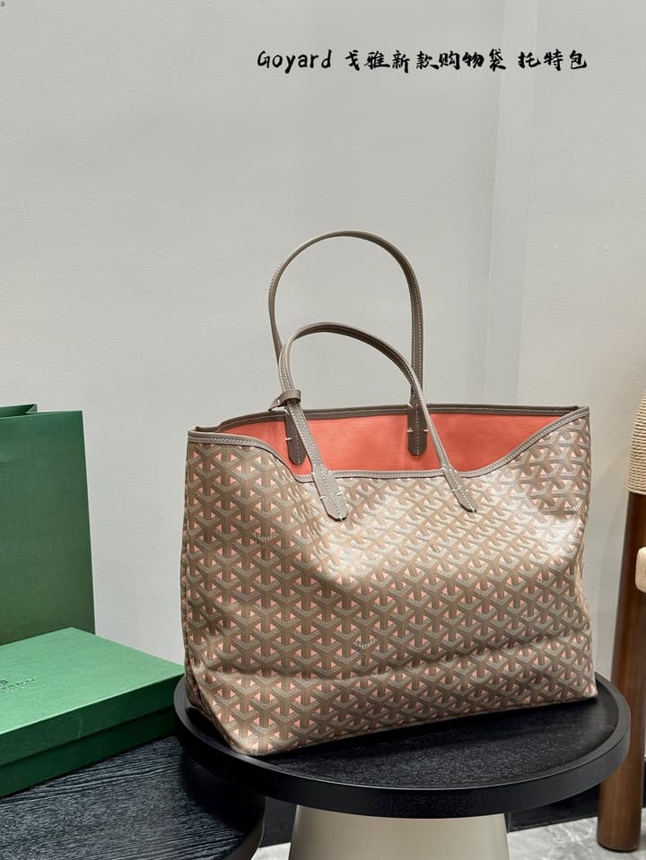 Goyard Tote Bag in Beige With Blue Interior