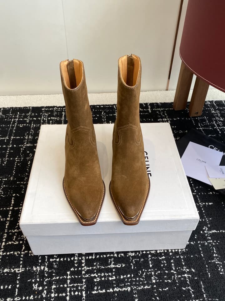 Celine Retro Chunky Chelsea Ankle Boots – 25SS in Classic Brown Suede