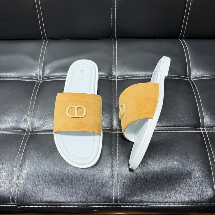 Dior Men's Pebbled Leather and Suede Slides – Spring/Summer Collection 2025 in Black Pebbled Leather Cross Strap