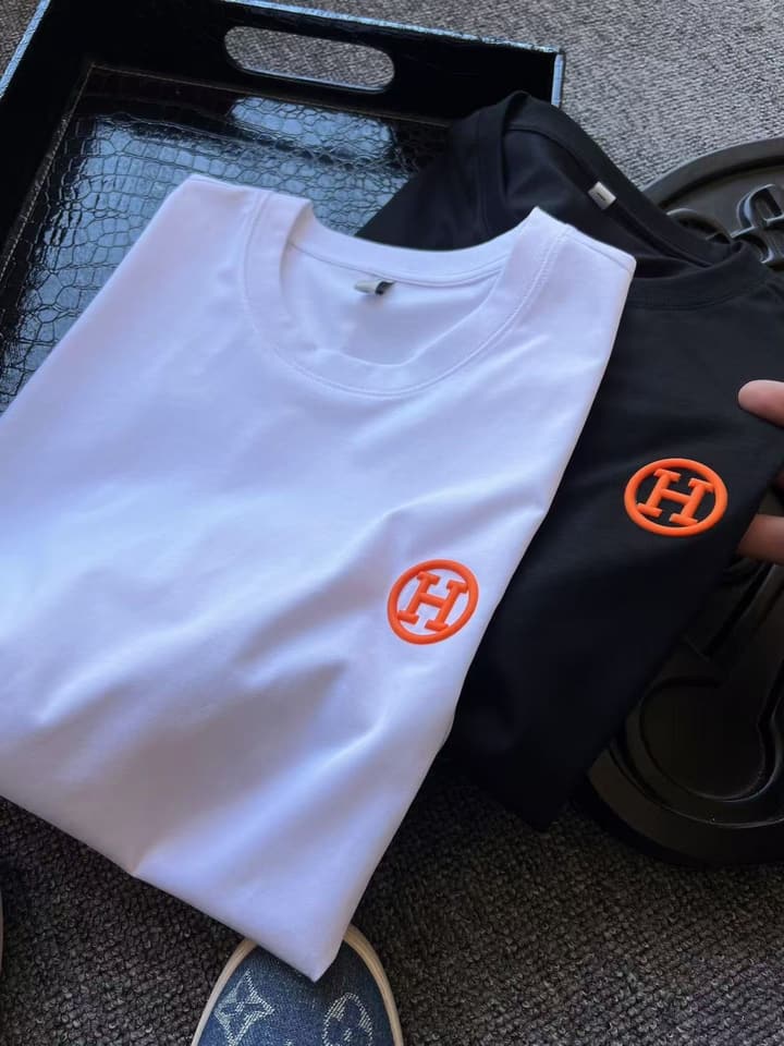 Hermès Mulberry Silk 3D H Logo T-Shirt – 2025 Spring/Summer Collection in Classic Black