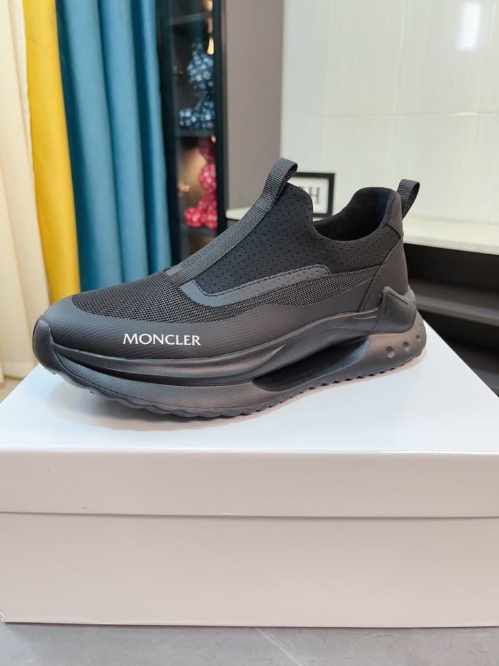 Moncler Calfskin Lace-Up Casual Sneakers in Black & White