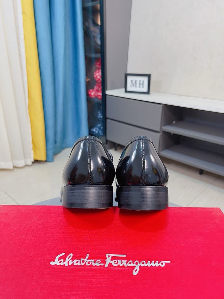 Ferragamo Top-Tier Men's Business Dress Shoes in Black Patent Loafer