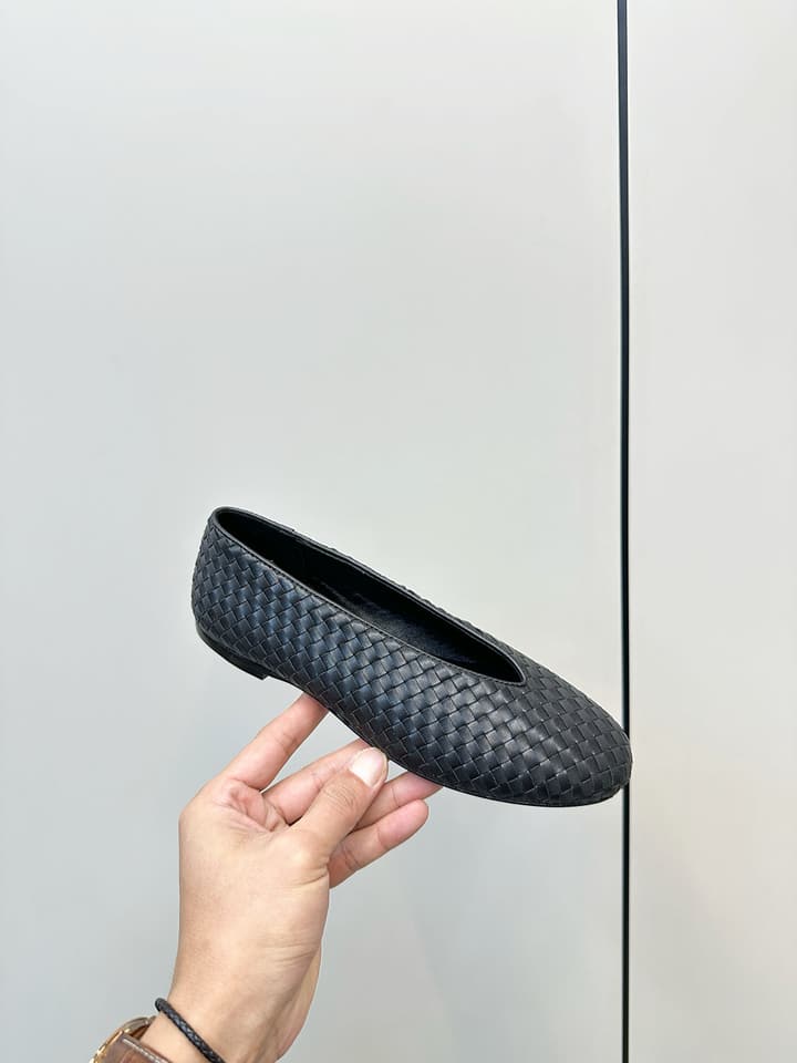 Bottega Veneta 2025 Woven Flat Shoes in Dark Brown