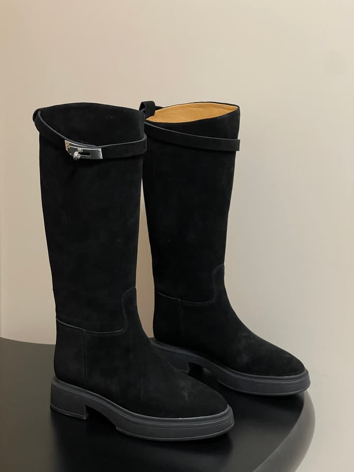 Hermès Jumping Kelly Buckle Knee-High Boots in Black Leather