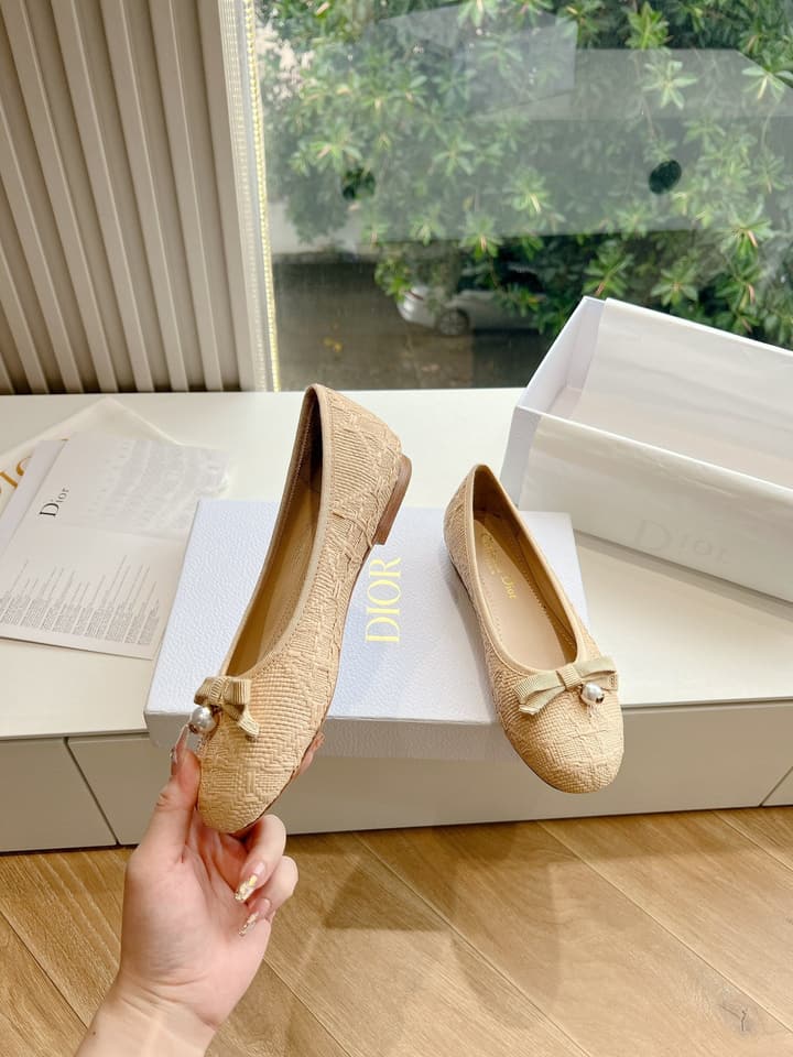 Dior Embroidered Leather Loafers – 2024 Spring Collection in Cream
