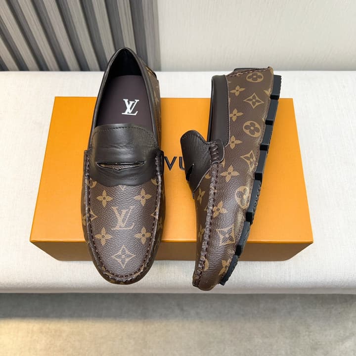Louis Vuitton Pebbled Leather Driving Shoes in Black Textured Leather