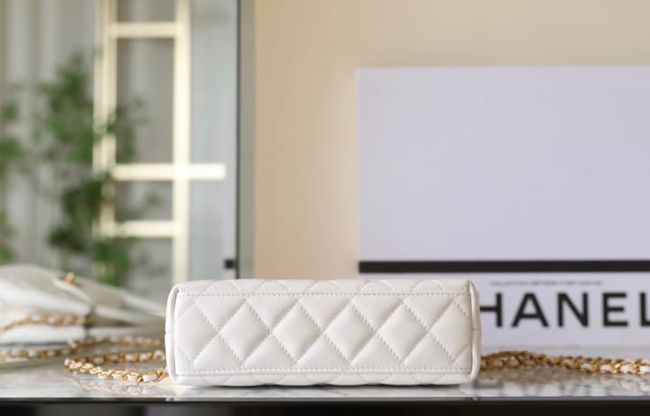 Chanel Kelly Chain Handbag