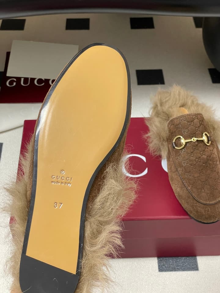 Gucci Princetown Classic Wool Mules – 2025 Fall Latest Edition in Black Croc Embossed Leather
