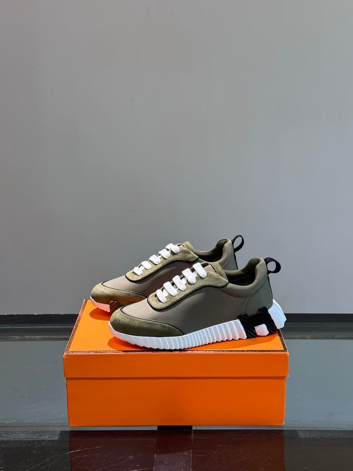 Hermès Bouncing Unisex Sneakers in Black
