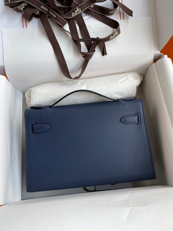 Hermès Kelly Mini Handbag in Black Gold Hardware