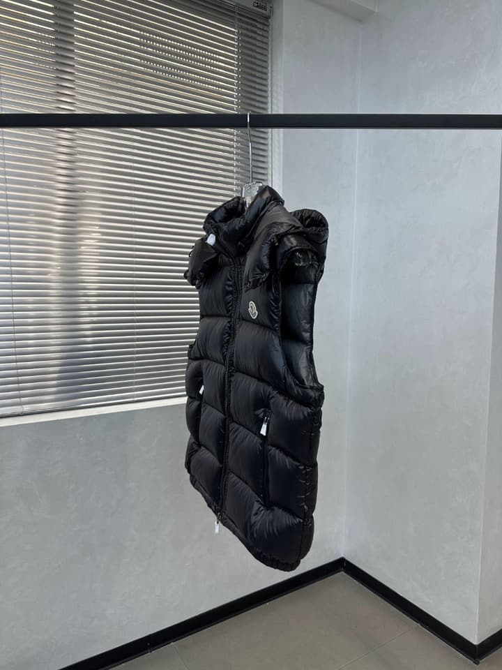 Moncler Bormes Quilted Hooded Down Vest