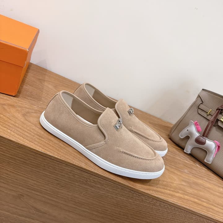 Hermès Classic Unisex Sandals – SS25 New Arrival in Beige