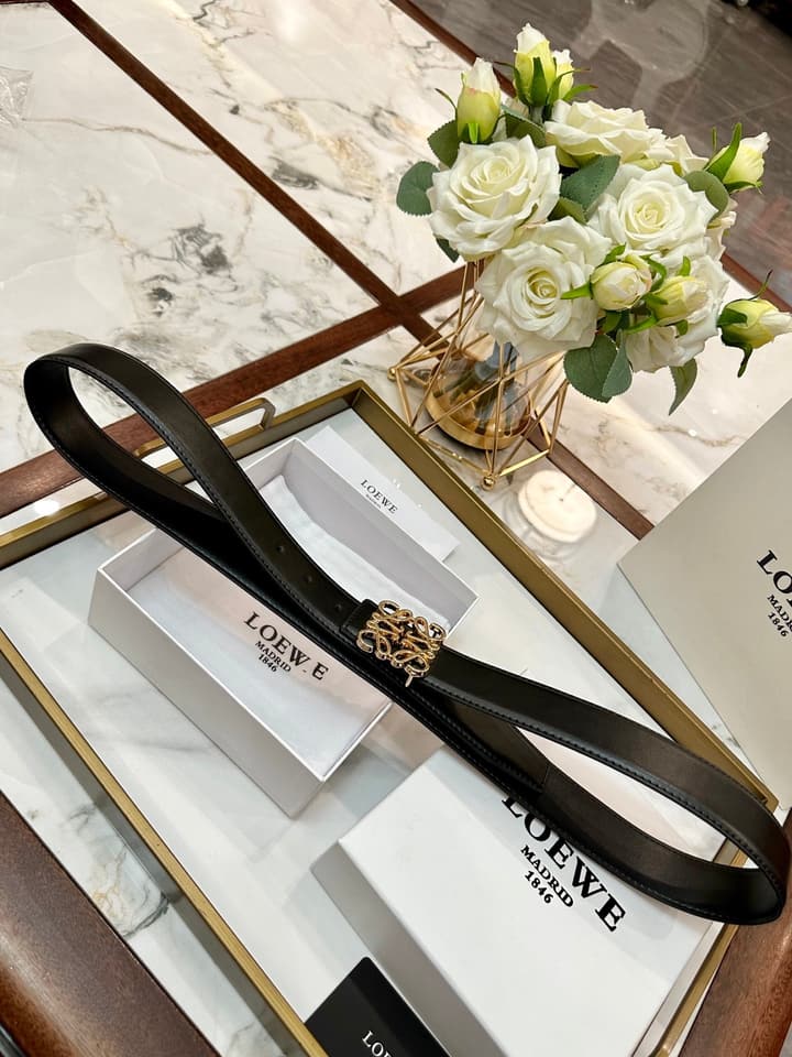 Loewe Classic Leather Belt – 4.0cm in Black With Gold Flat Buckle