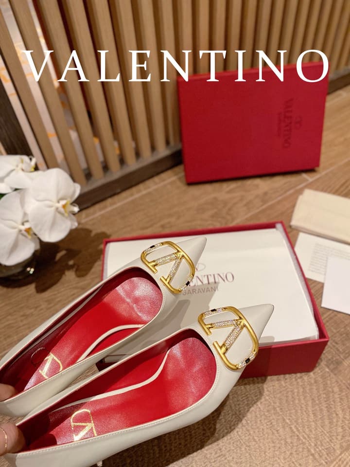 Valentino VLogo Signature Crystal Pumps – 2022 Collection in Black Patent Leather