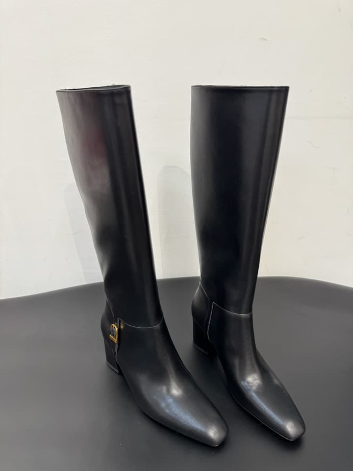 Saint Laurent Leather Pumps – 25FW