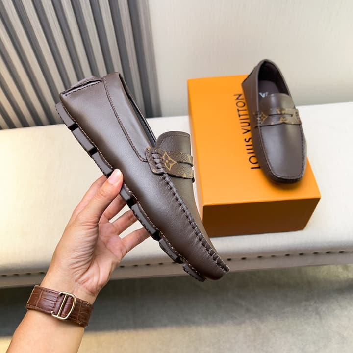 Louis Vuitton Pebbled Leather Driving Shoes in Black Textured Leather