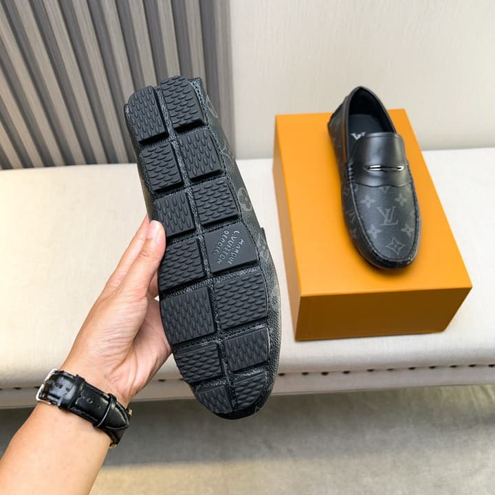 Louis Vuitton Pebbled Leather Driving Shoes in Black Textured Leather