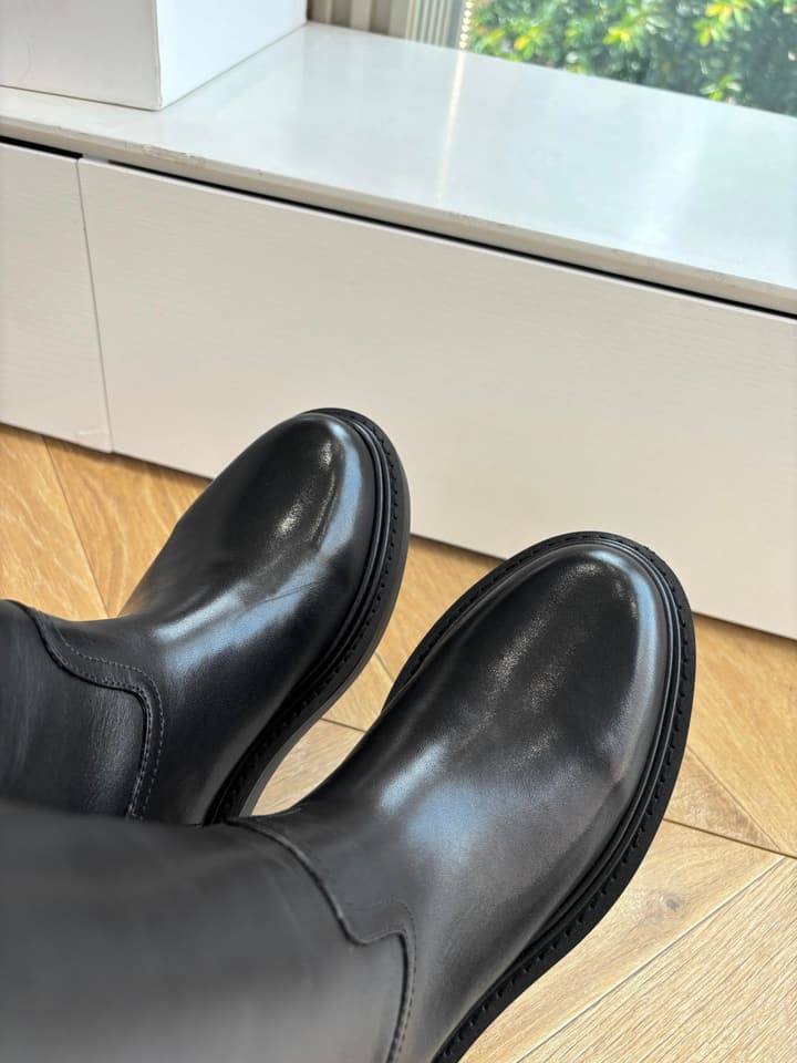 Celine Triomphe Leather Knight Boots – 2025 Autumn/Winter Collection in Black