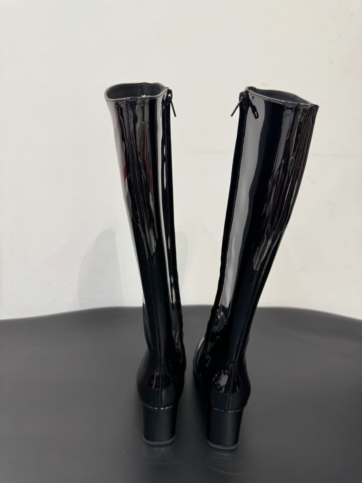 Saint Laurent Patent Leather Pumps – 25FW
