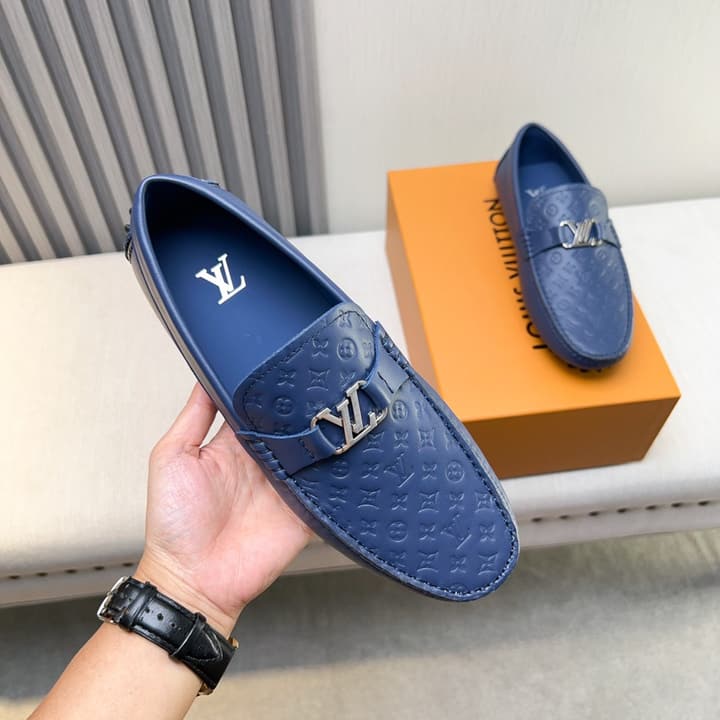 Louis Vuitton Pebbled Leather Driving Shoes in Black Textured Leather