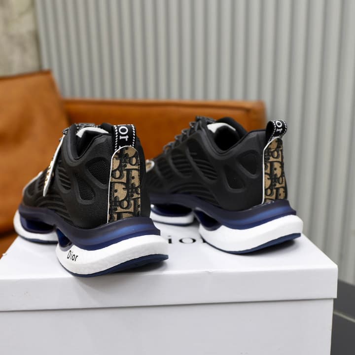 Dior Men's Luxury Running Shoes in Off-white With Grey Pattern