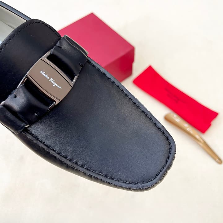 Ferragamo Men's Driving Loafers in Black Grained Gancini