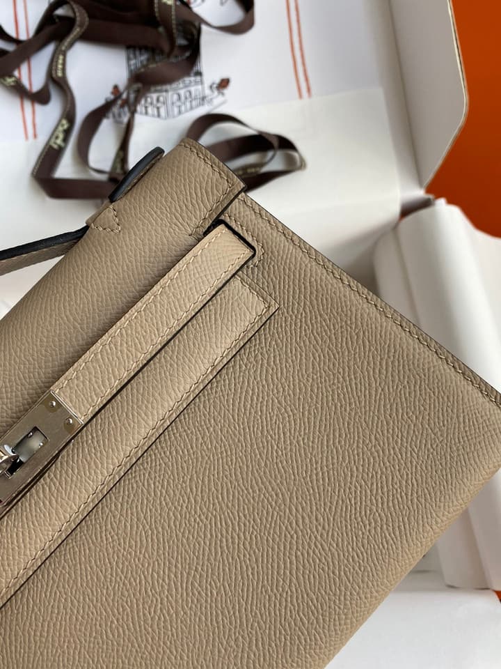 Hermès Kelly Mini Handbag – Trench Coat Grey in Bright Light Beige