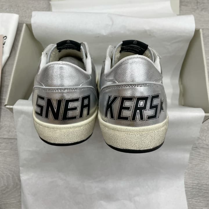 Golden Goose Ball Star Sneakers – 2023 Spring Collection in Silver Metallic With White Toe