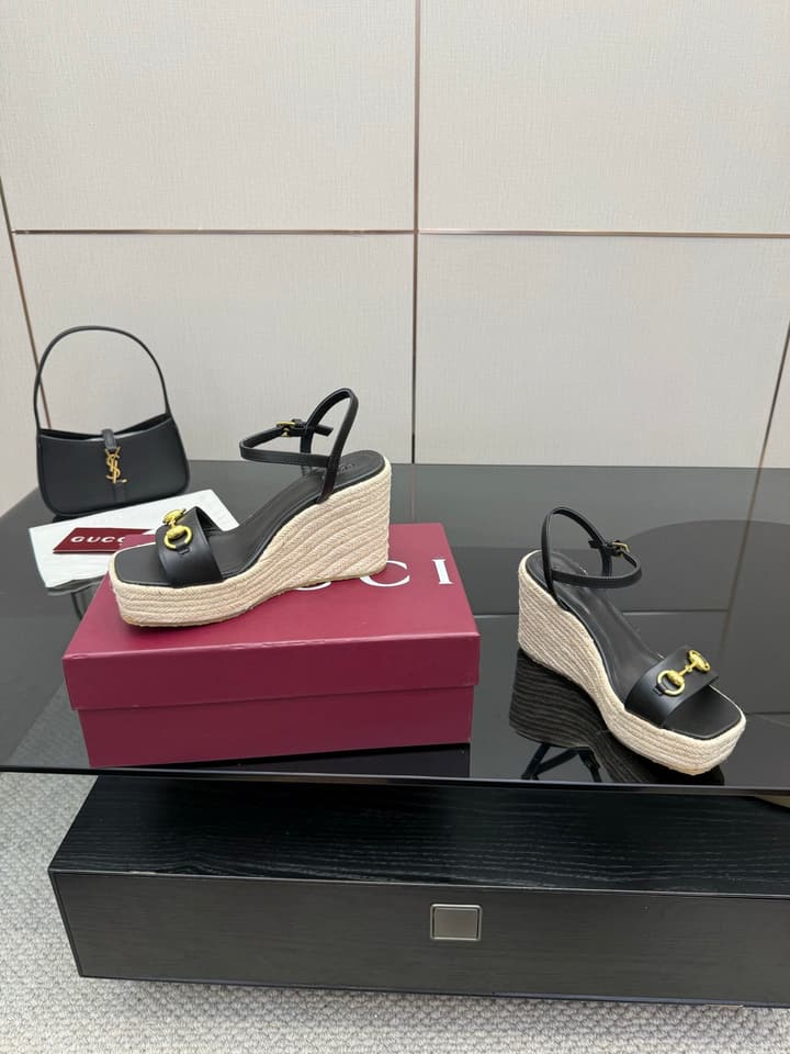 Gucci Horsebit Platform Sandals – 2025 Summer Collection in Black
