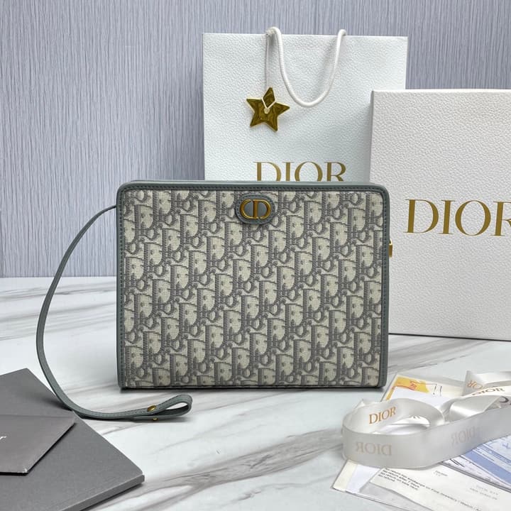 Dior 30 Montaigne Oblique Jacquard Clutch Bag in Beige Oblique