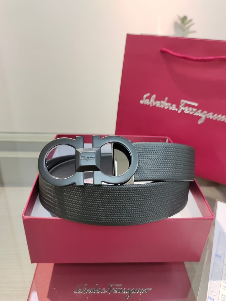 Ferragamo Reversible Leather Belt with Copper Buckle in Dark Leather With Black Buckle