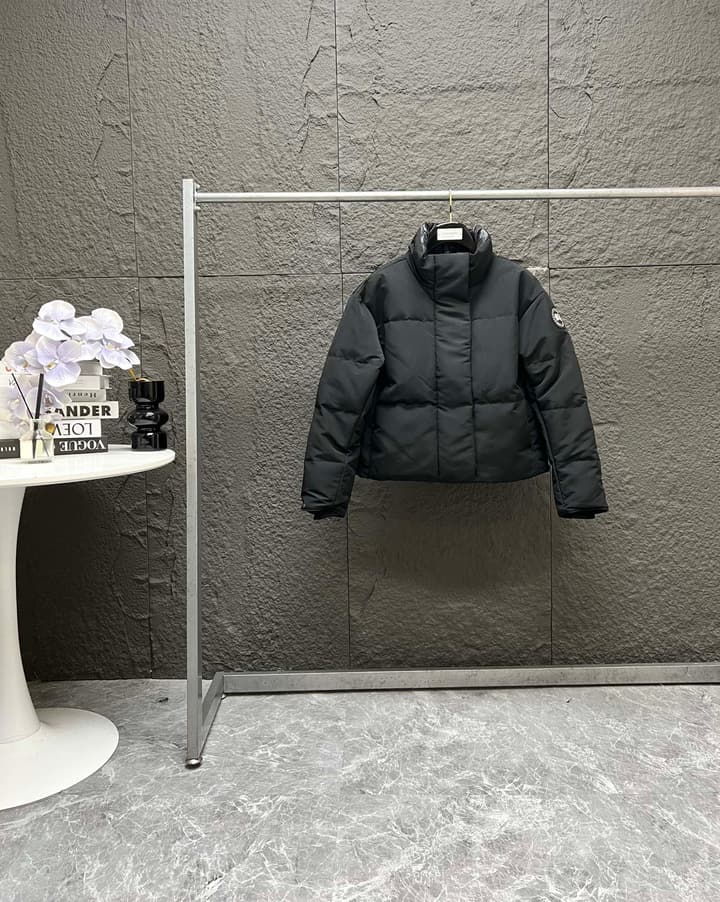 Canada Goose Grandview Black Label Short Down Jacket – FW24 in Blush Pink
